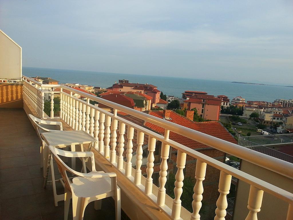 Guest House Rona - Free Parking And Sea View Sveti Vlas Exterior foto